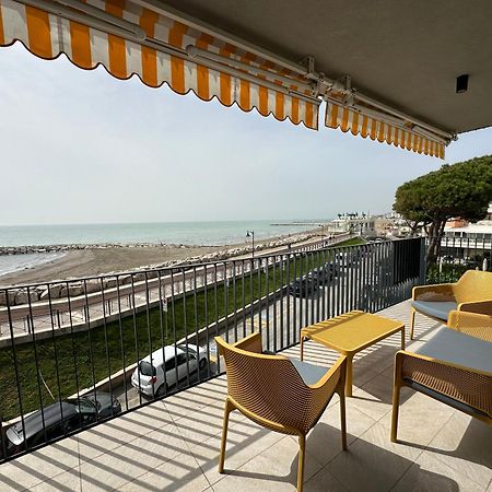 קאורלה Nuovo Residence Serenissima Frontemare - Agenzia Cocal מראה חיצוני תמונה