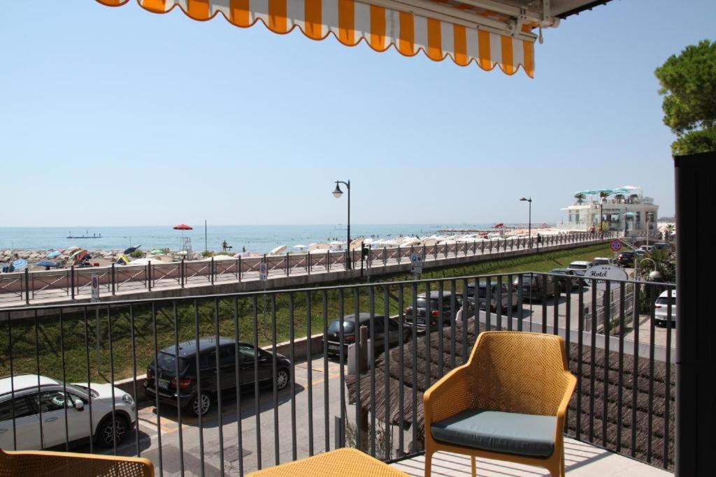 קאורלה Nuovo Residence Serenissima Frontemare - Agenzia Cocal מראה חיצוני תמונה