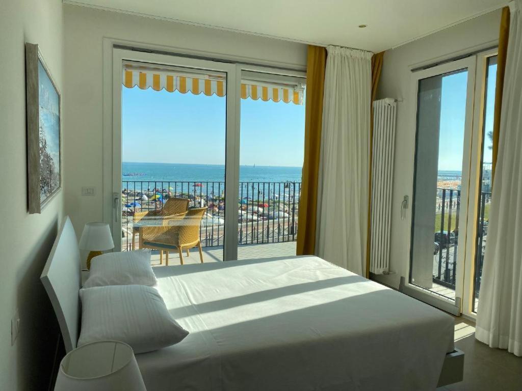 קאורלה Nuovo Residence Serenissima Frontemare - Agenzia Cocal מראה חיצוני תמונה