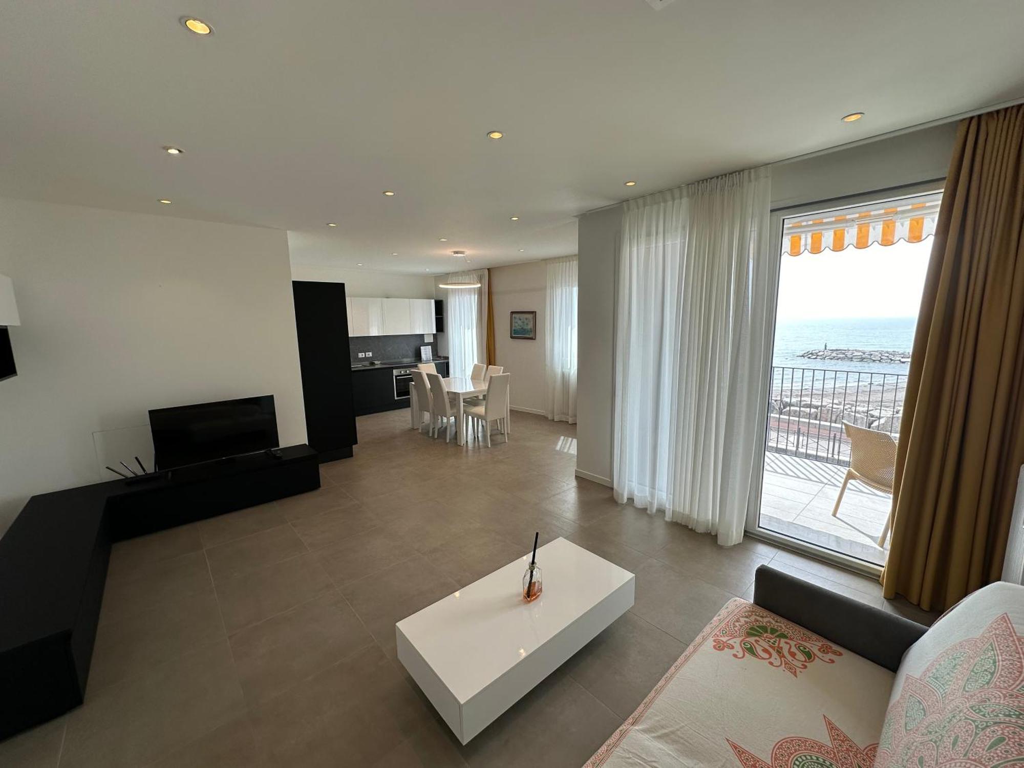 קאורלה Nuovo Residence Serenissima Frontemare - Agenzia Cocal מראה חיצוני תמונה